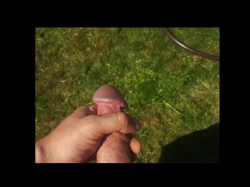 ❤️ Vruća zgodna jebe svoju ružičastu macu i svršava špricom u ljetnoj bašti ❤️ Porno na bs.basseyn-vsem.ru ☑